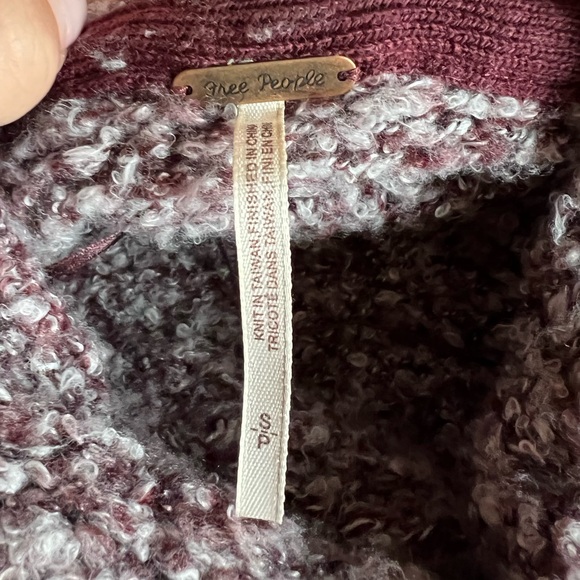 Free People light purple sweater - Picture 3 of 3
